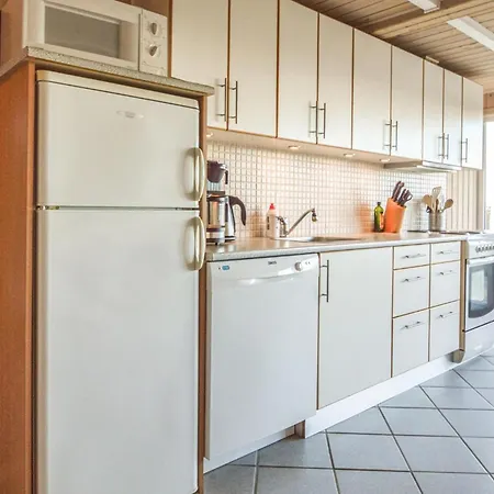 Ferienhaus Three-bedroom In Hemmet