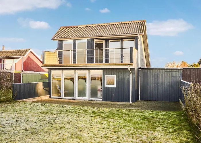 Three-bedroom In Semesterbostad *